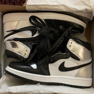 AUTHENTIC JORDAN 1 RETRO HIGH SILVER TOE.